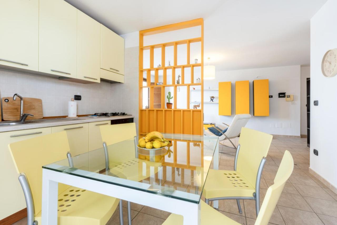 Lecce Colorful Flat With Terrace & Parking Apartment Exterior photo