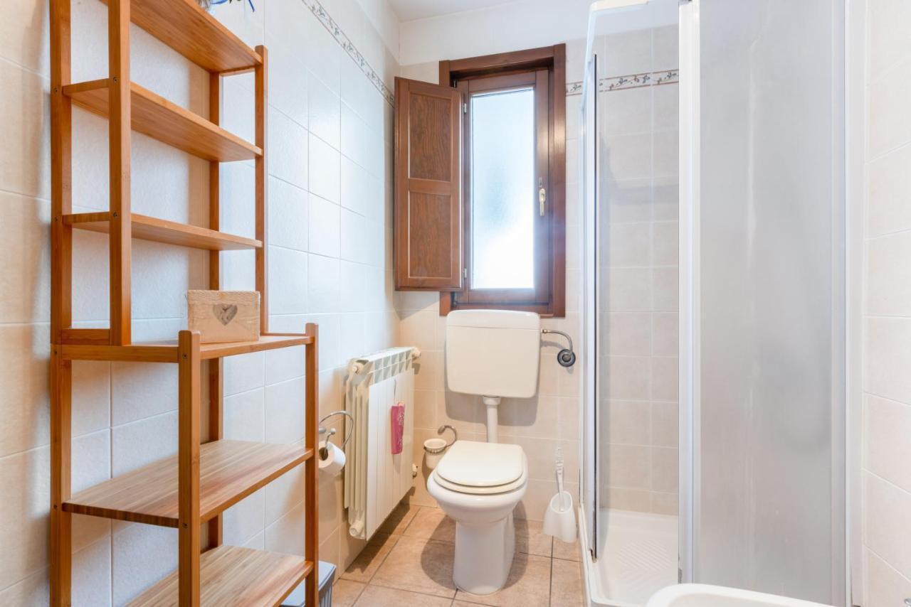 Lecce Colorful Flat With Terrace & Parking Apartment Exterior photo