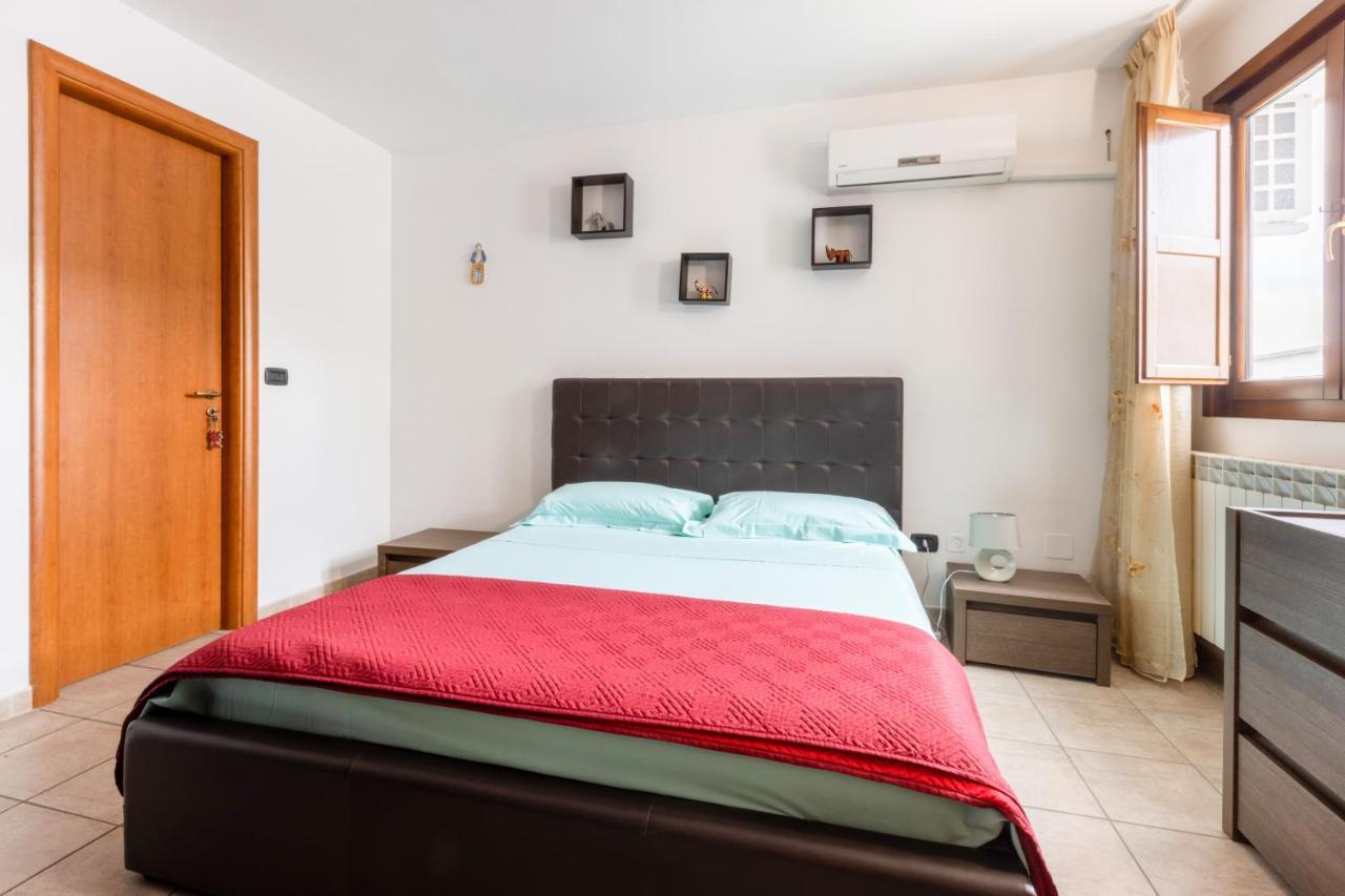 Lecce Colorful Flat With Terrace & Parking Apartment Exterior photo